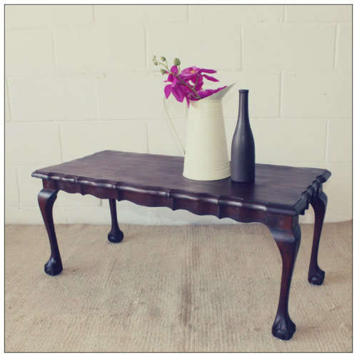 **RS17_Clearance** A lovely vintage scalloped edge Imbuia ball & claw centre coffee table