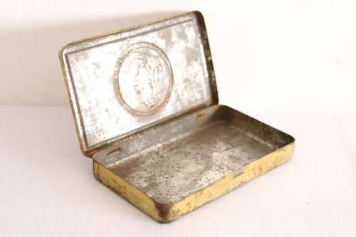 An exceptionally rare Boer War "Queen Victoria" South Africa 1900 New year gift/ chocolate tin