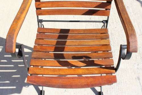 A great quality 4-seater wood & wrought iron patio set with 4x folding chairs and a folding table!!
