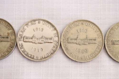 Four awesome 1910 - 1960 "Union of South Africa" "5 Shilling" silver coins (price per coin)