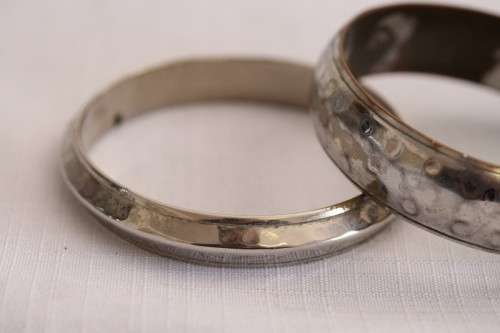 A stunning collection of 6x assorted ladies bracelets incl. silver plate, beaded & ornate vintage