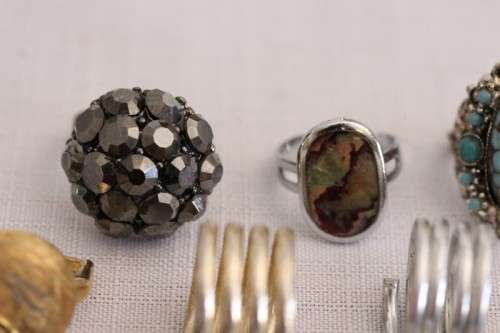 An amazing collection of assorted ladies rings including silver & gold metal, beaded & fashion rings