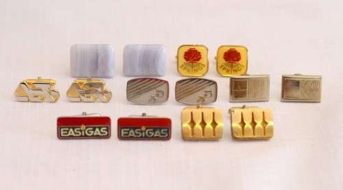**RS17** A collection of 7x assorted vintage gents cuff link sets incl silver & gold plated sets