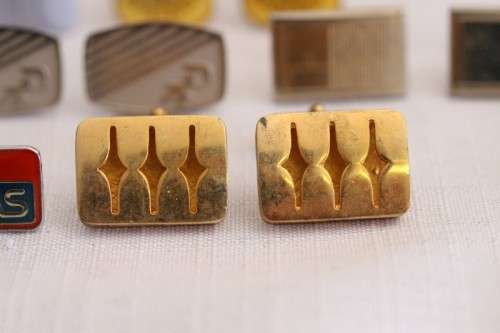 **RS17** A collection of 7x assorted vintage gents cuff link sets incl silver & gold plated sets