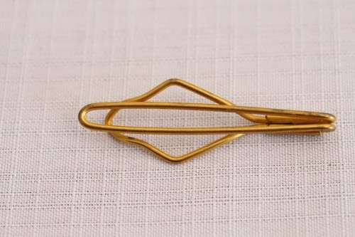 A fantastic collection of 10x assorted vintage gents tie pins sets incl. silver & gold plated pins