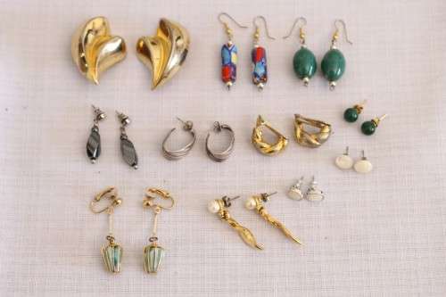 **RS17** A collection of 11x pairs of assorted ladies earrings including clip-on & for pierced ears