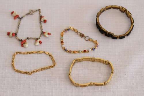 **RS17** 5x assorted ladies fashion bracelets incl gold plated & semi-precious stone bracelet