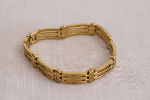 **RS17** 5x assorted ladies fashion bracelets incl gold plated & semi-precious stone bracelet