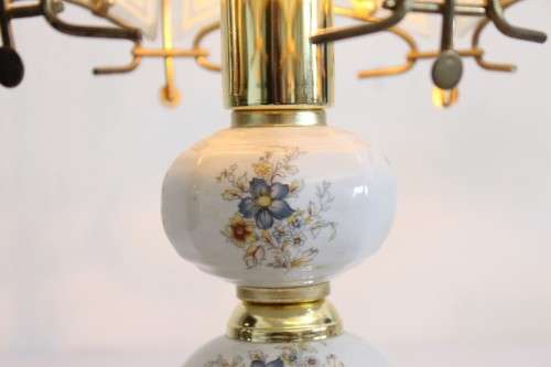 A lovely parlour table lamp w/ a glass shade & a brass-finished base - stunning on a desk - RS17Sale