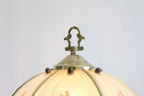 A lovely parlour table lamp w/ a glass shade & a brass-finished base - stunning on a desk - RS17Sale