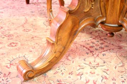 An impeccable antique Victorian Walnut 8-seater dining room suite w/ exquisite carved detailing