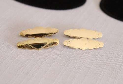A stunning detailed 9ct yellow gold baby's Christening/ ID brooch - can be engraved!