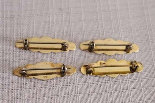 A stunning detailed 9ct yellow gold baby's Christening/ ID brooch - can be engraved!