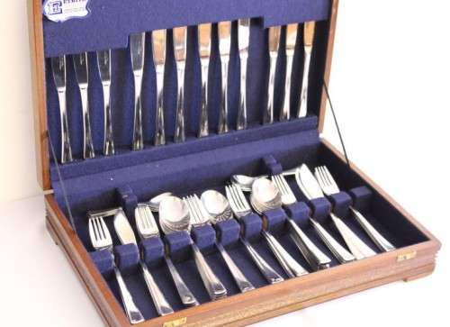 Beautifully presented 56 piece Eetrite stainless steel cutlery set (Impulse pattern) in its canteen