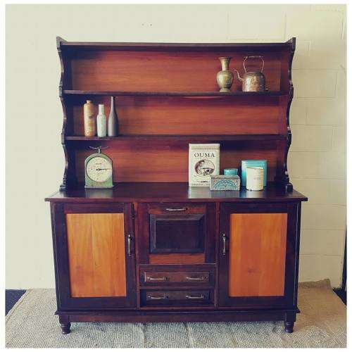**RS17_Clearance** Exquisitely made solid yellow wood & imbuia buffet w/ liquor cabinet & drawers