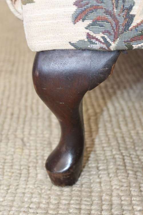 **RS17_Clearance** A beautiful floral upholstered Queen Anne style wing-back lounge suite