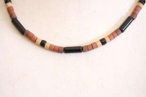 **RS17** A gorgeous collection of 5x assorted ladies beaded necklaces in great condition
