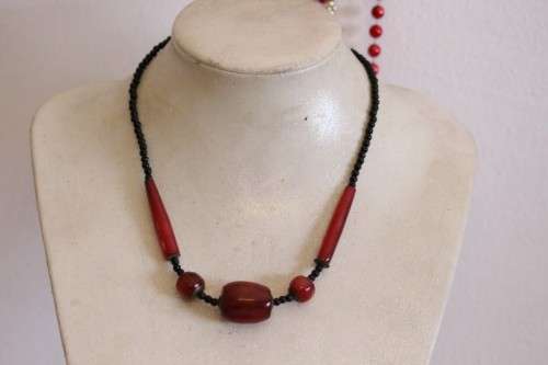 **RS17** A gorgeous collection of 5x assorted ladies beaded necklaces in great condition