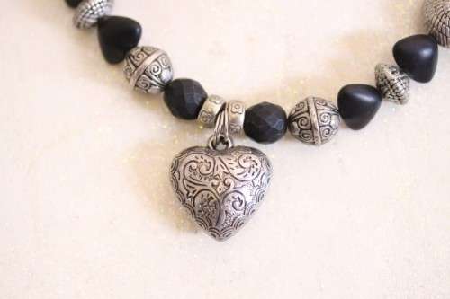 **RS17** A gorgeous collection of 5x assorted ladies beaded necklaces in great condition