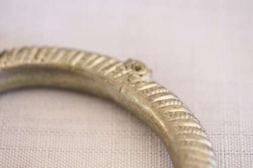 An incredible collection of 5x assorted silver metal bracelets and bangles; prefect stocking fillers