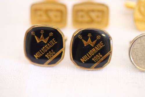 **RS17** A collection of 9x assorted vintage gents cuff link sets incl silver & gold plated sets