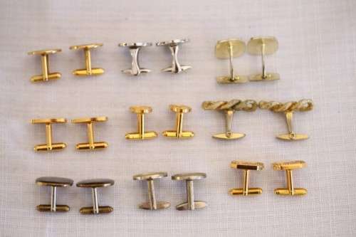 **RS17** A collection of 9x assorted vintage gents cuff link sets incl silver & gold plated sets