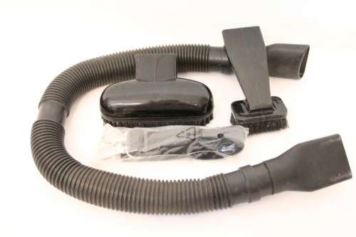 **RS17** A useful 600W Hoover "Sharky" hand-held electric corded vacuum cleaner with attachments