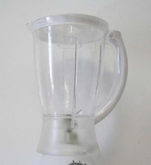 A very useful Counter point electric blender, perfect in a kitchen or bar for cocktails.
