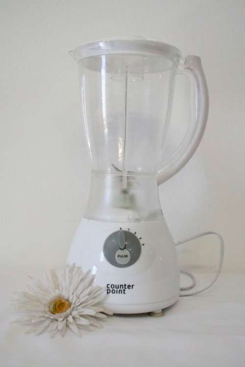 A very useful Counter point electric blender, perfect in a kitchen or bar for cocktails.