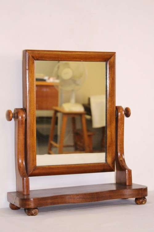 An amazing and beautifully made vintage solid wooden (tilting) dressing table vanity mirror