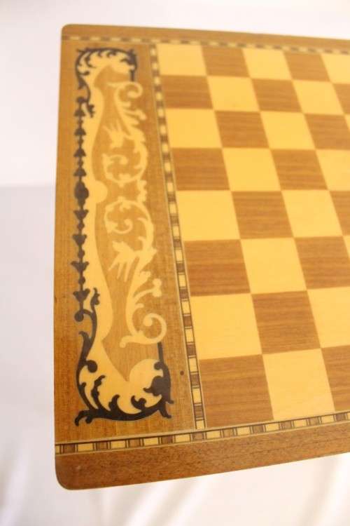 Amazing vintage Italian made marquetry inlay chess table w/ a red lined interior in great condition