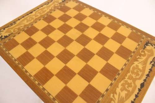 Amazing vintage Italian made marquetry inlay chess table w/ a red lined interior in great condition