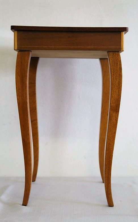 Amazing vintage Italian made marquetry inlay chess table w/ a red lined interior in great condition