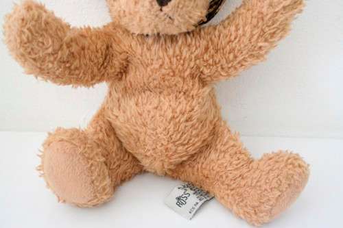 A gorgeous and well made original Russ (teddy) bear by the name of "Buzz" in awesome condition