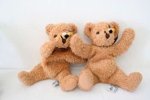 A gorgeous and well made original Russ (teddy) bear by the name of "Buzz" in awesome condition