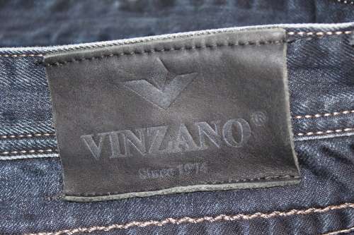 An awesome high quality dark blue Vinzano mens denim jean in excellent condition!