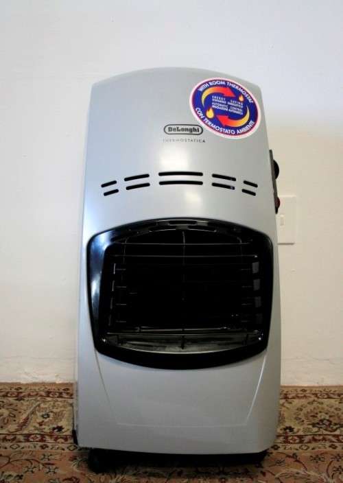 A fabulous De Longhi Thermostatic gas heater w room thermostat. Effective, economical for winter.