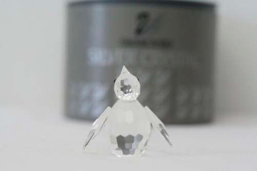 **RS17** A retired Swarovski (No 191448 ) crystal Penguin in its original box in superb condition