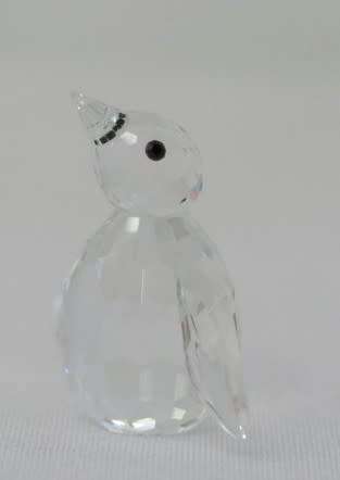 **RS17** A retired Swarovski (No 191448 ) crystal Penguin in its original box in superb condition