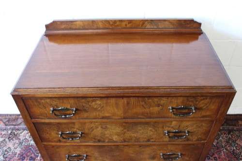 A magnificent Georgian-style Walnut chest of drawers with Queen Anne legs and three spacious drawers
