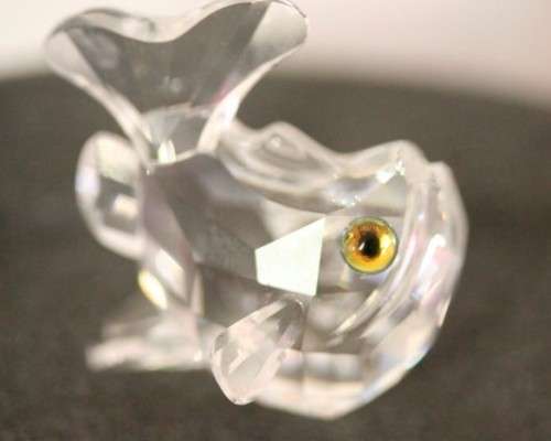 **RS17** A stunning  Swarovski crystal (No211743) baby Carp in its original box in superb condition