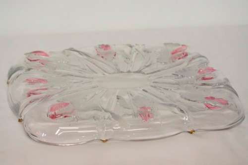 **RS17** A stunning decorative rectangle shaped glass serving platter in excellent condition.