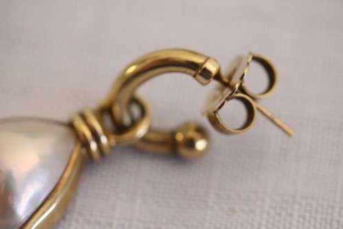 An awesome pair of top-quality 9ct gold earrings with genuine large cultured tri-angular Mabe pearls