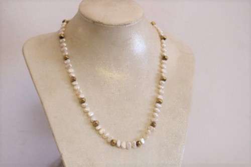 **RS17** A white baroque pearl and gold beaded ladies necklace with a 14ct gold and pearl clasp