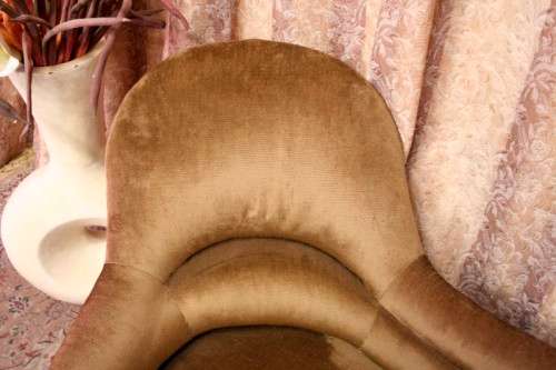 **RS17_Clearance** Incredible vintage brown velvet chaise lounge on its original brass castors