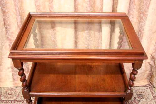 A beautiful antique/ vintage Oak barley-twist drinks/ tea trolley on castors w removable tray