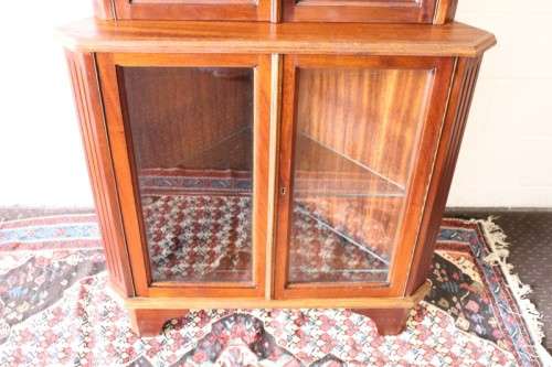 A fabulous and beautifully made 2-division corner display unit cabinet with ample shelves and space