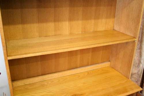 A lovely stylish wooden book case in very good condition. Great in a study, reading room! RS17Sale