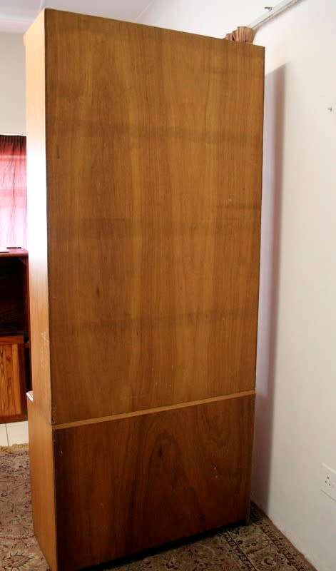 A lovely stylish wooden book case in very good condition. Great in a study, reading room! RS17Sale