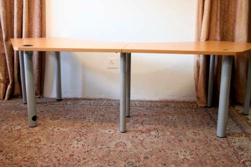 **RS17_Clearance** Modern styled versatile extra-large desk/ work station in great condition